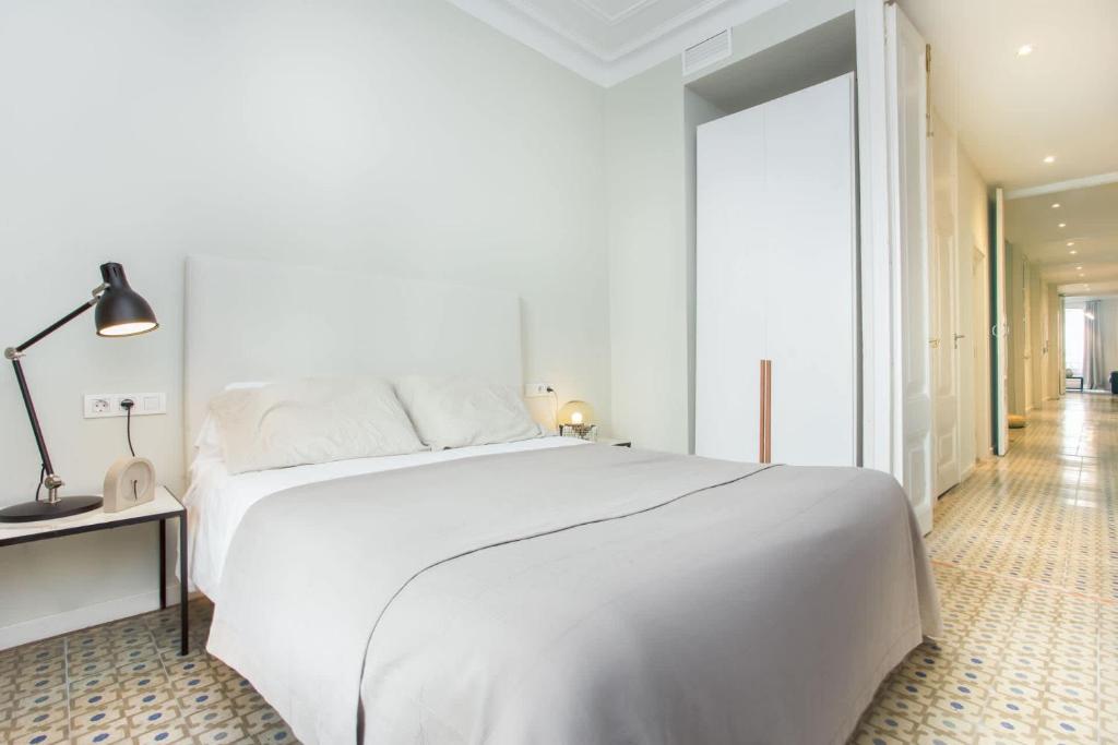The Collection Barcelona - 4bedroom apart with balcony in Las Ramblas 3-2 - 4