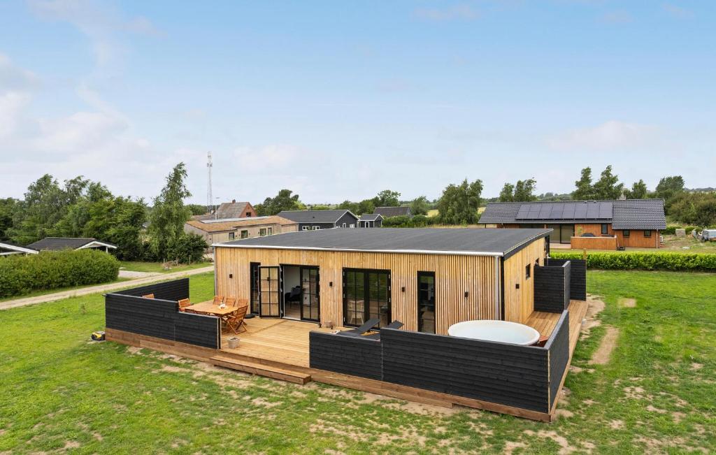 Amazing Home In Humble With Jacuzzi - G11301, Humble