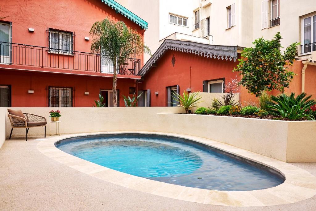 Swimming pool, Hotel Nice Excelsior Chateaux & Hotels Collection in Nice