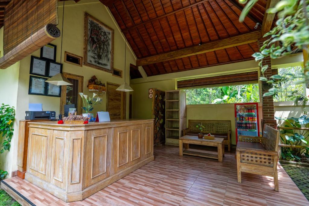 フロント・ロビー