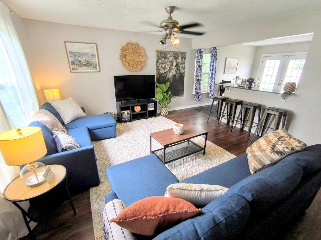 The Columbia Crash Pad Near Bases, USC, Shops, Columbia