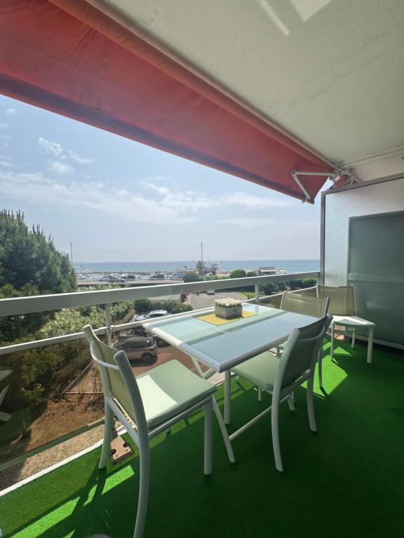 14473 Studio à Mandelieu avec une vue mer - 2