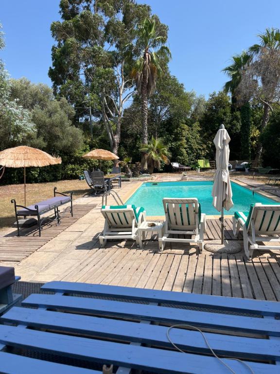 LE BONHEUR AVEC PISCINE ET JARDIN - 1