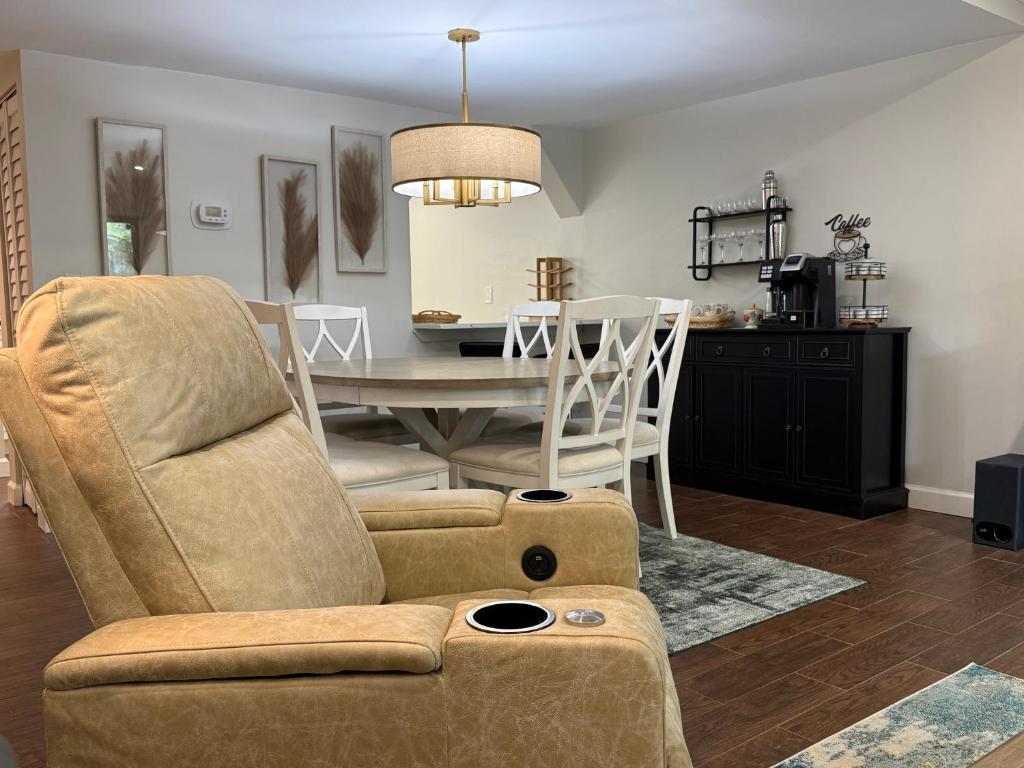 Pet Friendly, Coastal, Beach Getaway, Hilton Head Island