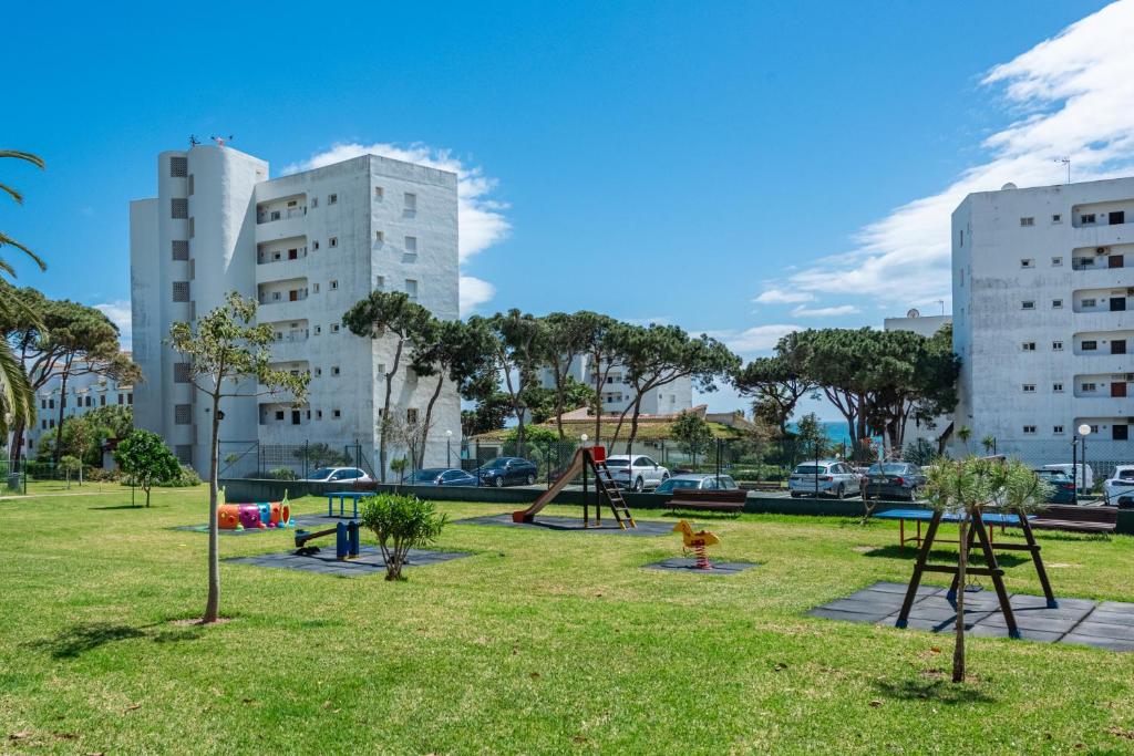 Stunning Beachfront Apartment in Calahonda - 2