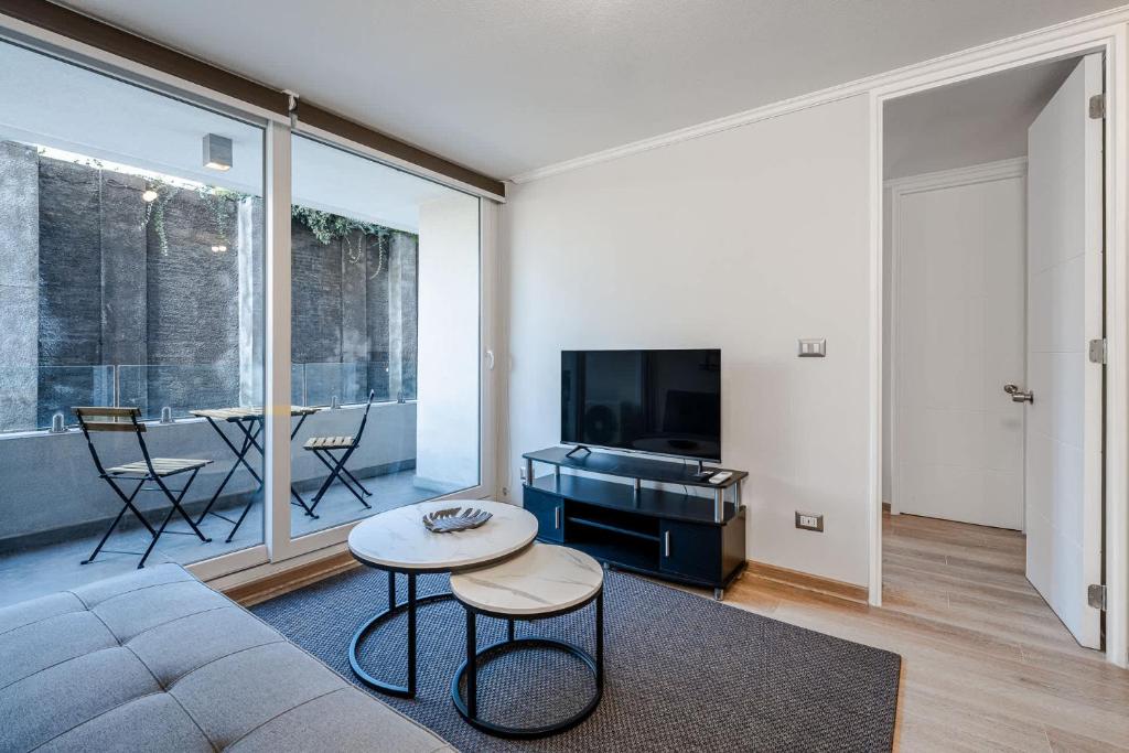 Modern & Cozy Apartment Steps from the Metro - 2