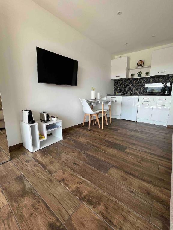 Studio neuf avec terrasse vue mer - 3