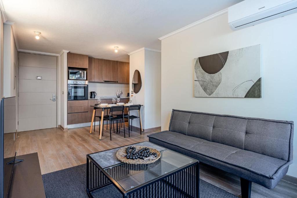 Cozy Apartment with AC Steps from Metro Hospitales - 1