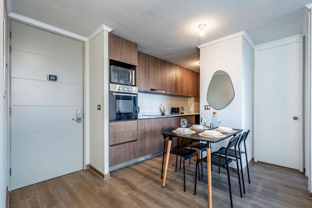 Cozy Apartment with AC Steps from Metro Hospitales - 4