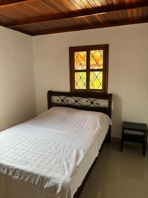 Casa cabaña con piscina cerca a 2 playas - 4