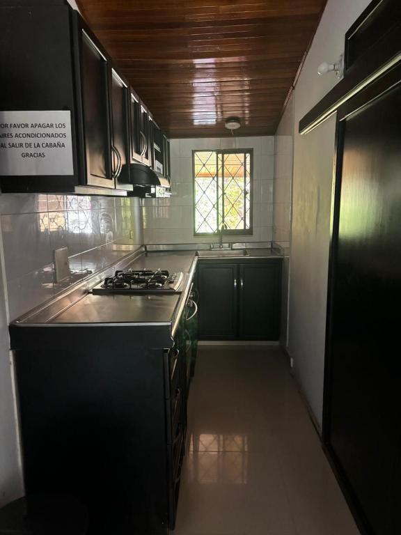 Casa cabaña con piscina cerca a 2 playas - 5