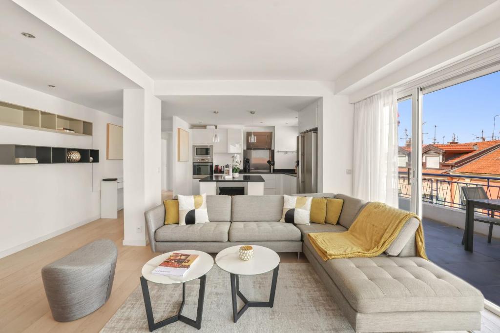 REF 1493 - Cannes -City Center Banane District - 5