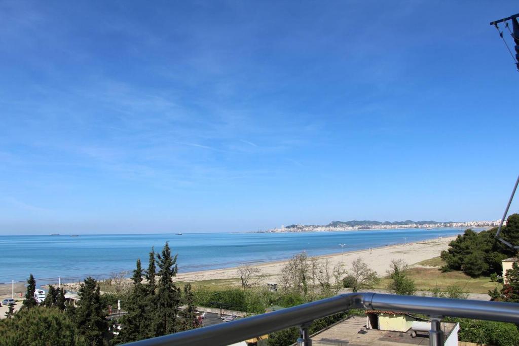 Bright 3f Apartment By Adriatic Living, Durrës