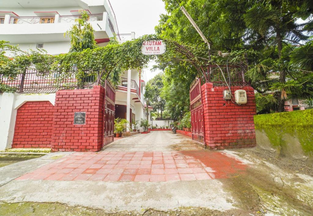 OYO Home 71857 Gautam Villa エントランス