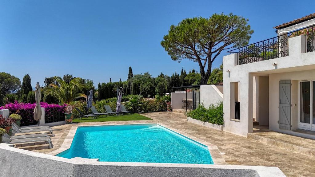 "La Chantyviere" Villa vue Exceptionnelle 180 degrés sur Golf Tropez, accès plage privée - 5