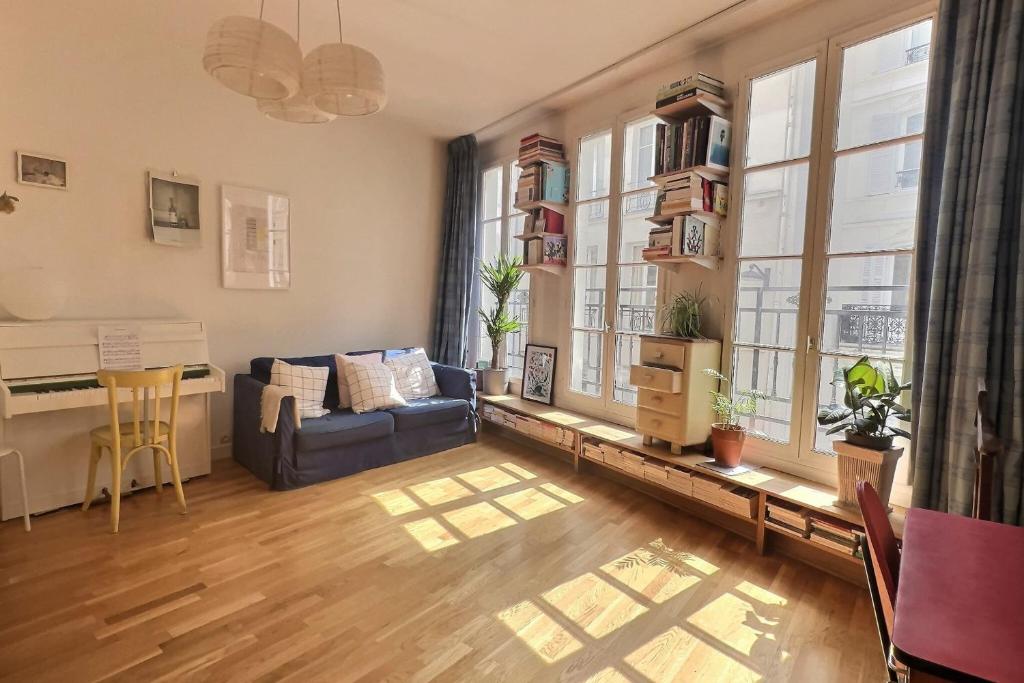 Bright 28m apartment in the old Halles district - 2