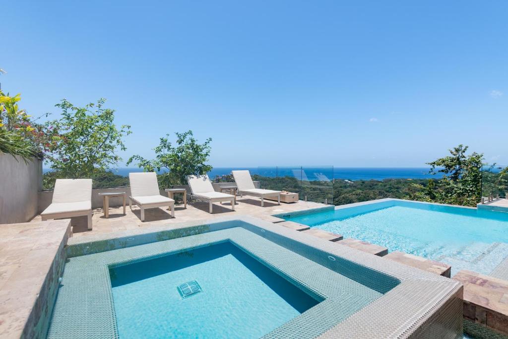 Todo es Posible home, Roatan