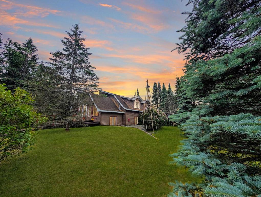 Harlequin Haven in Boulder Junction WI, Coffeyville