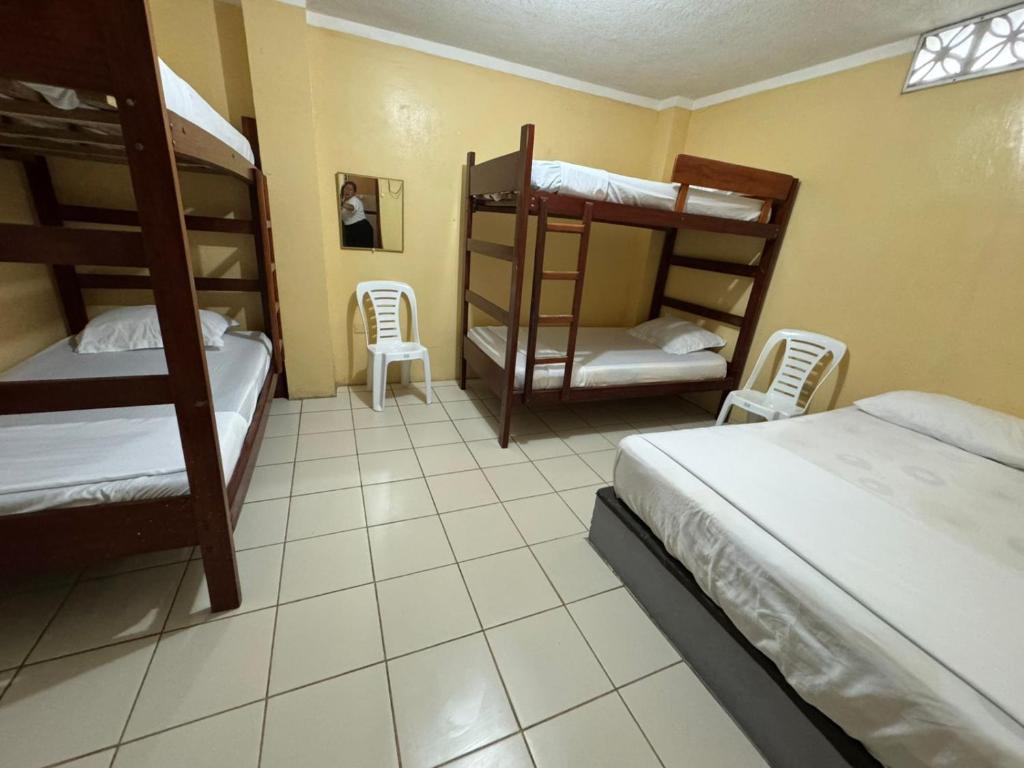 HOSTAL PLAZA en Atacames - 5