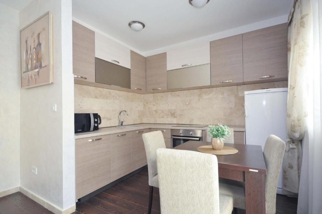 Seaside Apartments Petrovac - 3