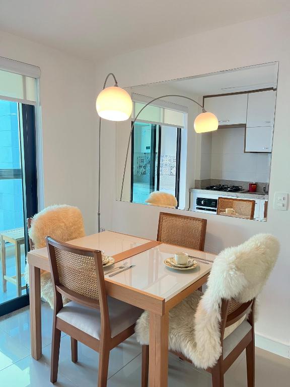 Encantador apê com 2 suítes, Itaipava