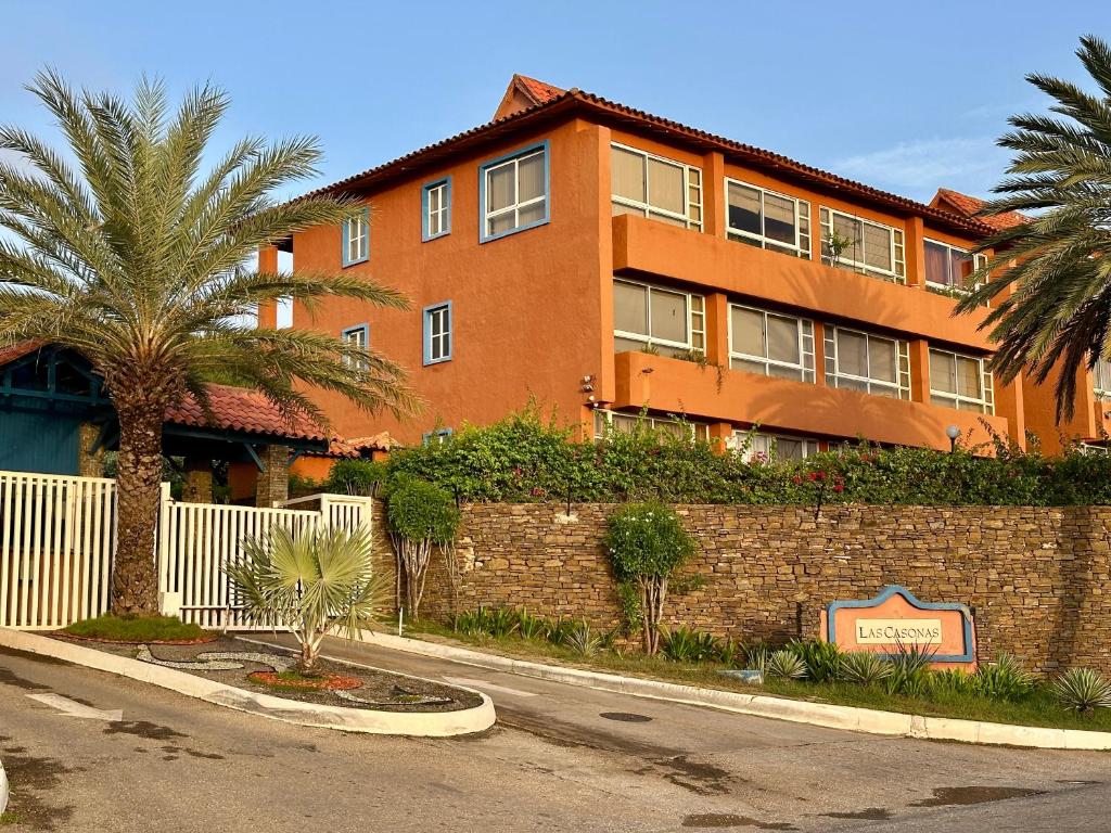 Apto para 3 A pasos del Downtown y Playa Veleros, Pampatar