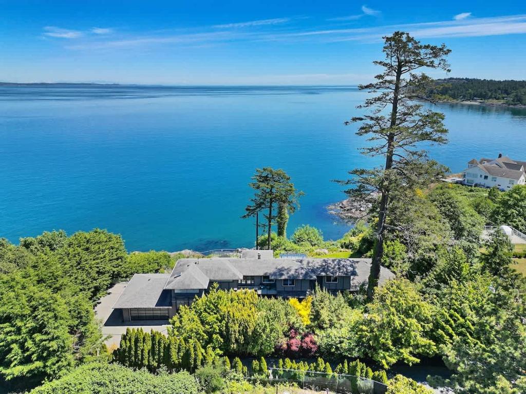 Oceanfront Oasis, Oak Bay