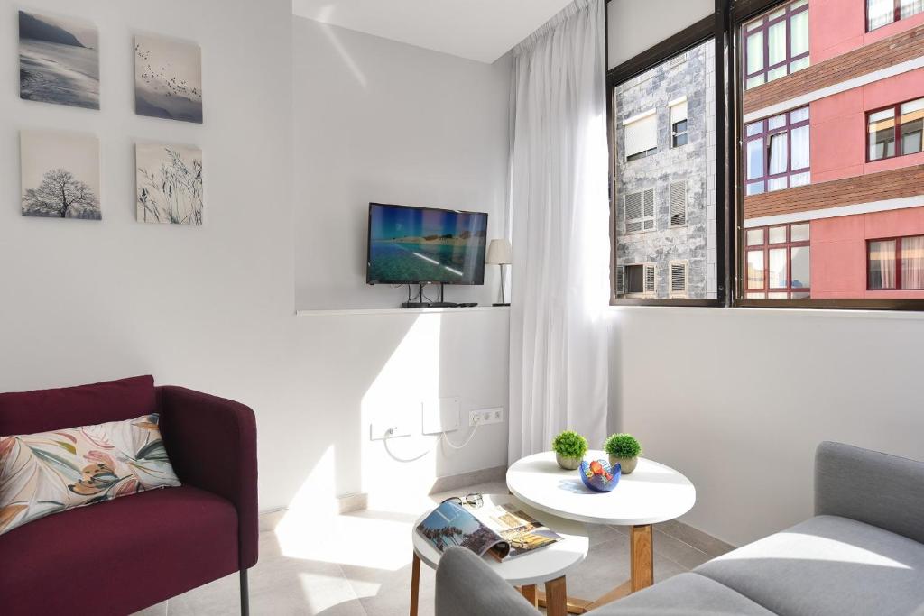 A bright and modern apartment - 2