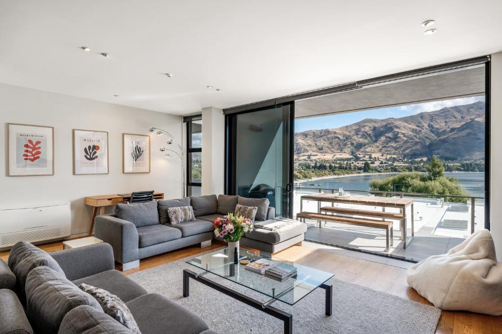 Lakefront View Apartment with Sauna, Wanaka