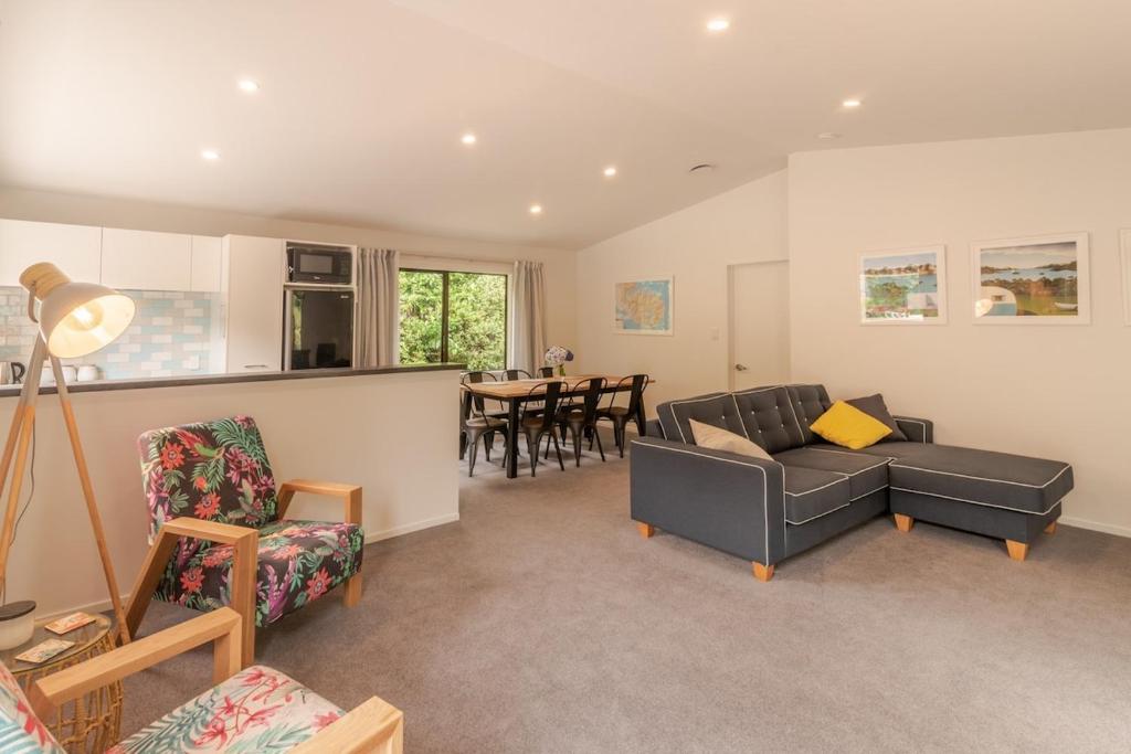 Tranquil hideaway, Akaroa