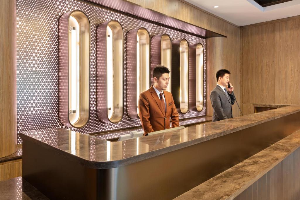 フロント・ロビー