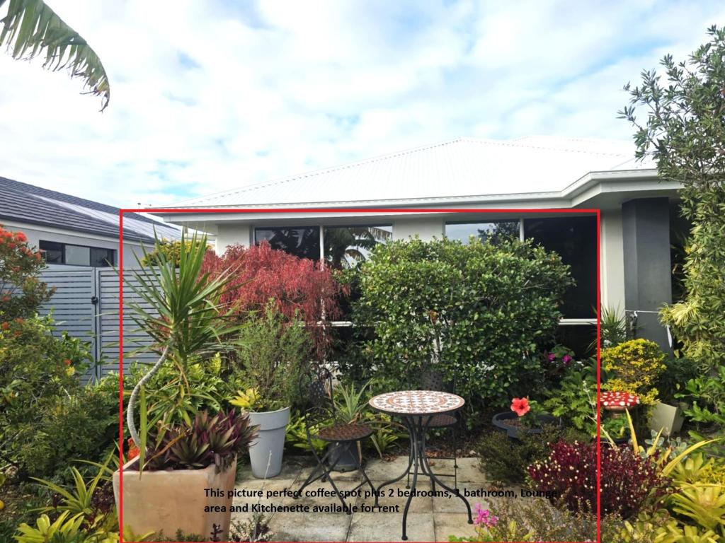 Marina Views, Banksia Beach