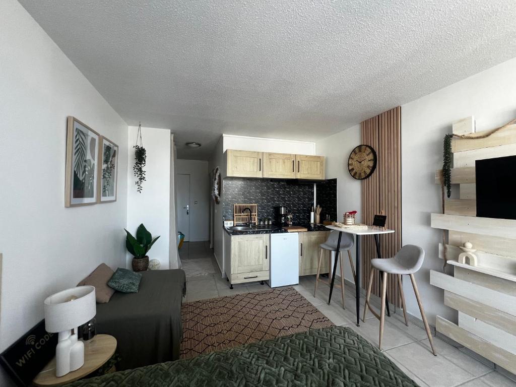 Studio neuf et cosy - proche plage et toutes commodités, Le Gosier