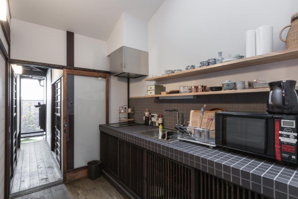 Kyoto Machiya stay En -Luxury Traditional House by Golden Pavilion