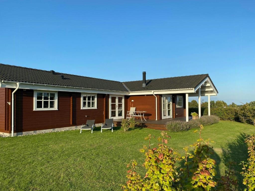 Log Cabin With Sea View On Langeland, Humble