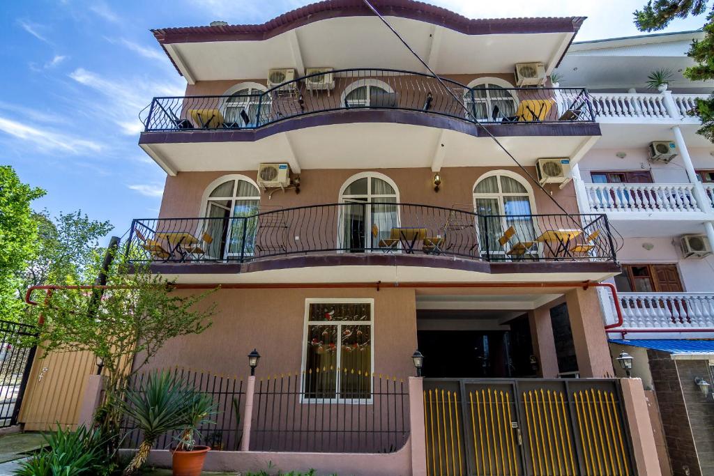 Guest House Irina — Hotel in Loo