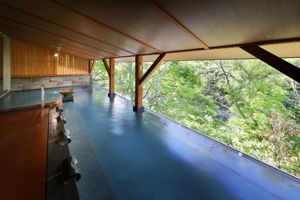Hot spring bath