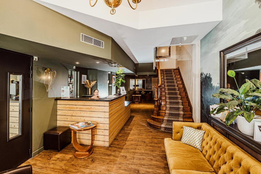 フロント・ロビー