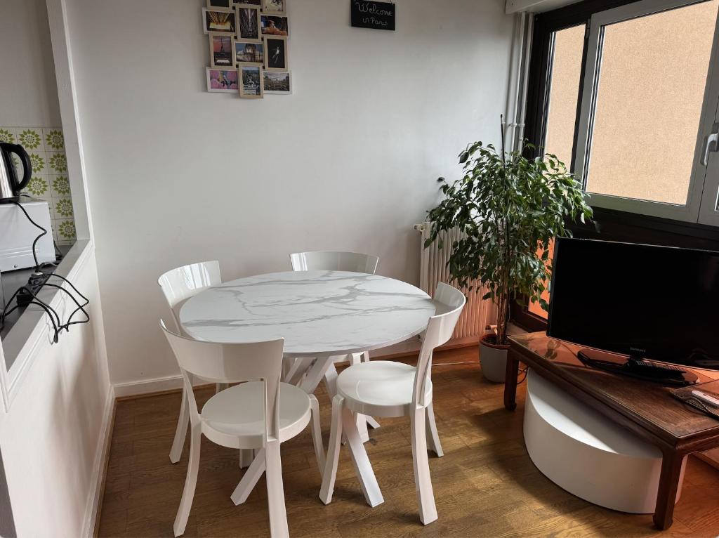 Appartement lumineux 2 pièces Paris – idéal famille - 2