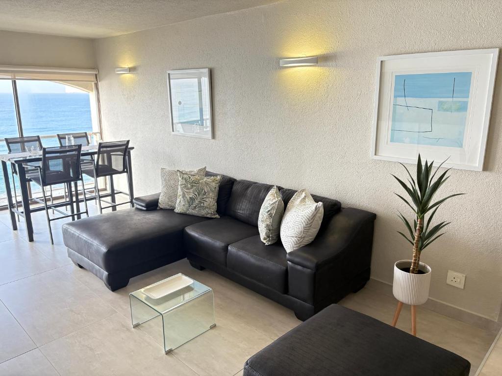 702 Bermudas - Stunning seaviews and beach access - 3BR Umhlanga, Durban