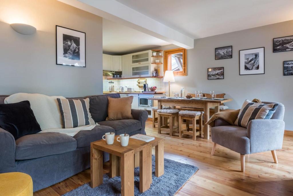 Spacious duplex with terrace in Les Houches - 3