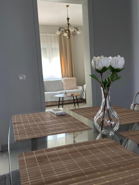 Mountain & Sea Escape, Leptokaria