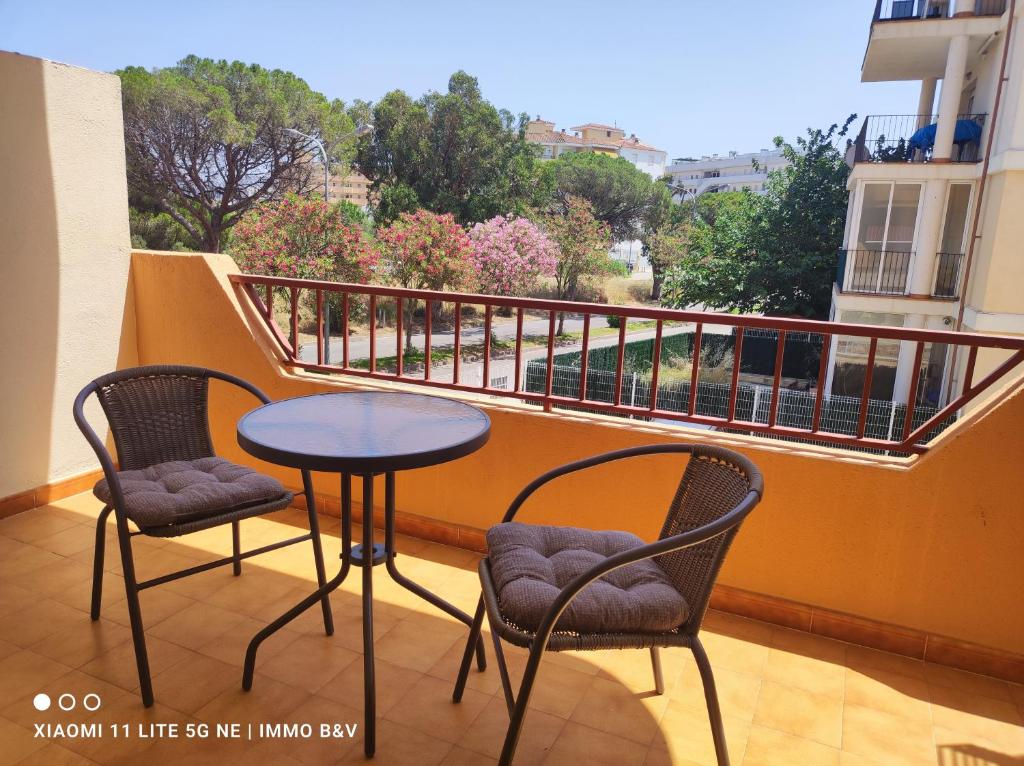 Apartamento con parking en Santa Margarita Roses A 7 min de la playa - 1