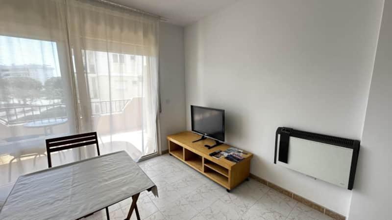 Apartamento con parking en Santa Margarita Roses A 7 min de la playa - 2