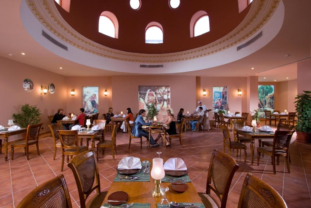 Titanic Beach - Families and Couples only — Restaurant & bars in Hurghada, Red Sea