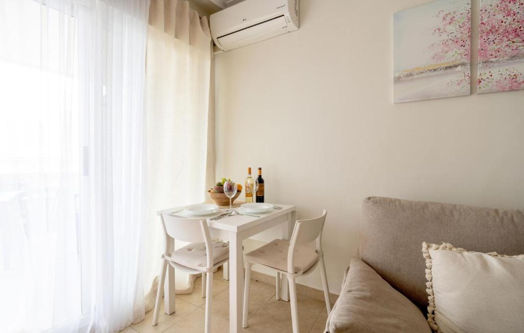 Amazing Apartment In Oropesa Del Mar - 4
