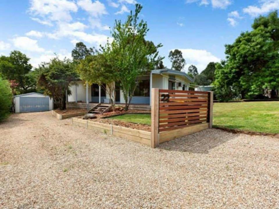 The Cove - Lake Eildon, Piries