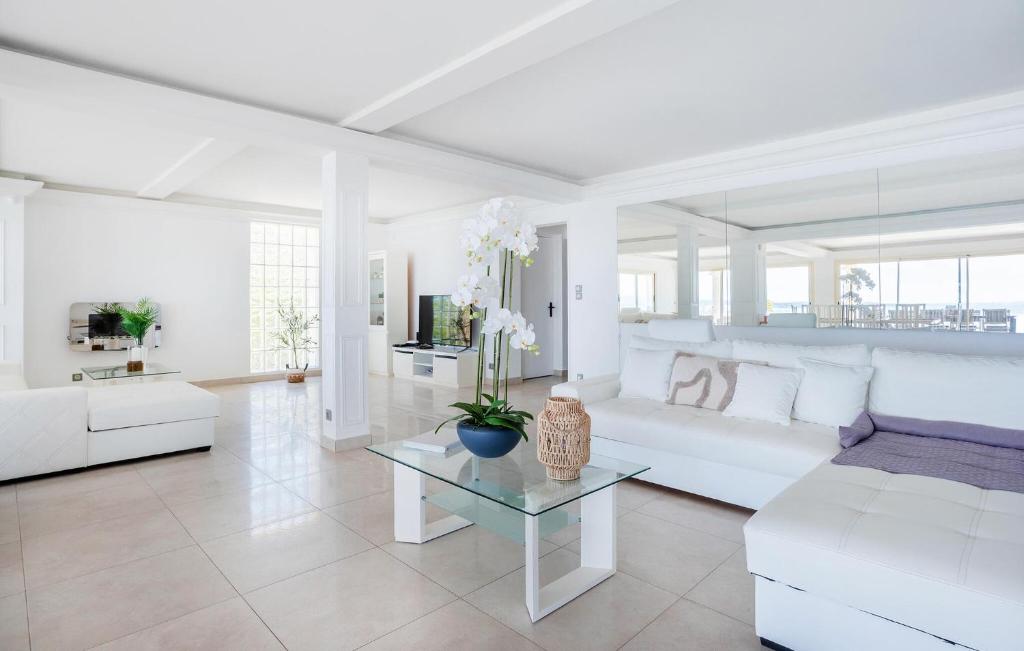 Beautiful Home In Les Issambres - 3