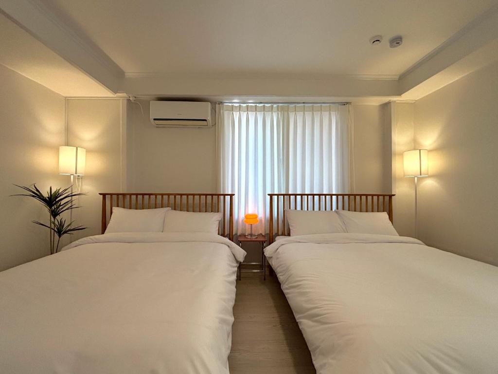 Around The Corner, Seoul