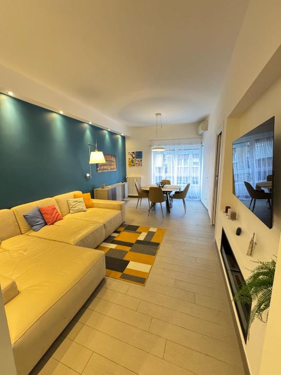 Giulias Home, Roma